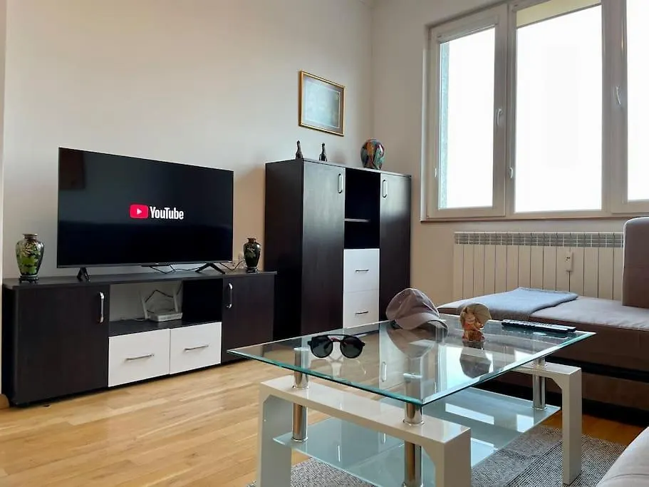 2Bd On Vitosha Street By Cosher Sofia 0*,